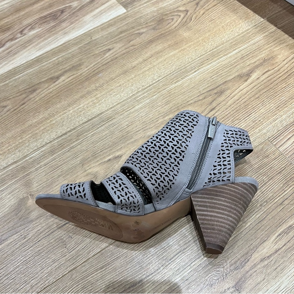 Vince Camuto Grey Peep Toe Sling Back Block Heel Sandals Women’s 11 - Picture 6 of 16